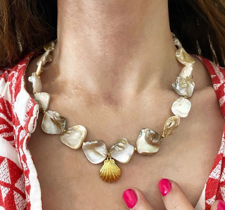 Women's Fashion Irregular Shell Necklace
