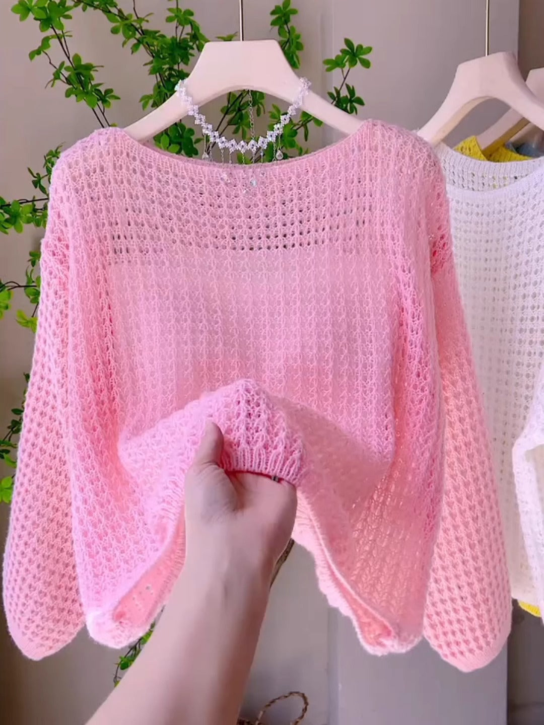 Off-the-shoulder Long-sleeved Lightweight Shawl