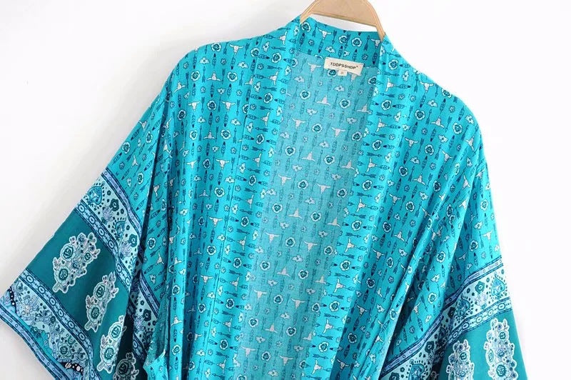 Positioning printed lace kimono