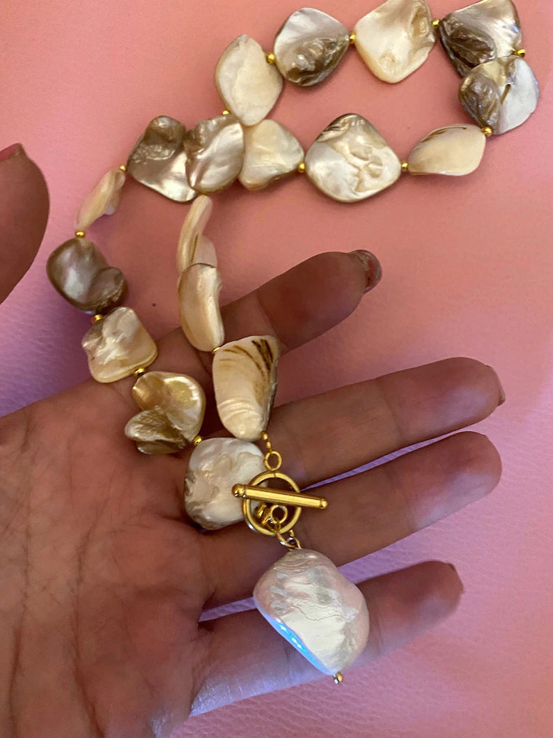 Women's Fashion Irregular Shell Necklace